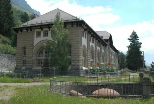 Mini fughe dalla città: ville, laghi, monti e una vecchia centrale