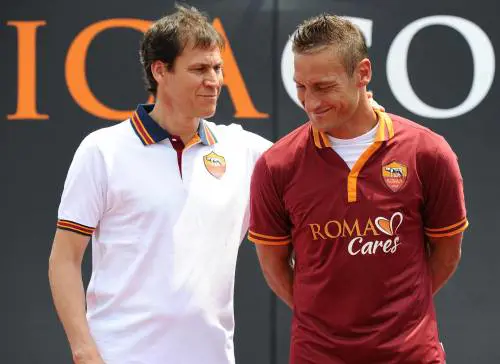 Totti: "Questa è la mia ultima maglia"