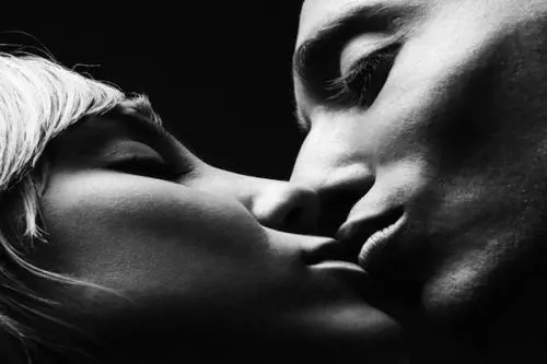 LETTERATURA EROTICA  Le vie dell'Estasi dei sensi tra pratiche e consigli