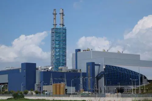 Toh, gli odiati rifiuti fanno ricca Napoli