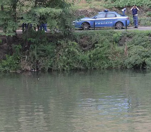 Un'auto della polizia all'interno del parco del Valentino