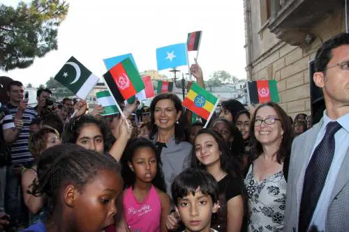 Il presidente del Camera Laura Boldrini con bimbi di varie nazionalità