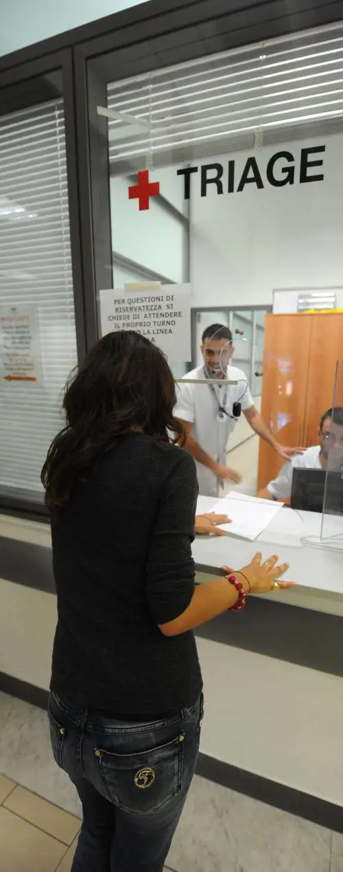 Attese bibliche e prezzi alti Gli italiani non si curano più