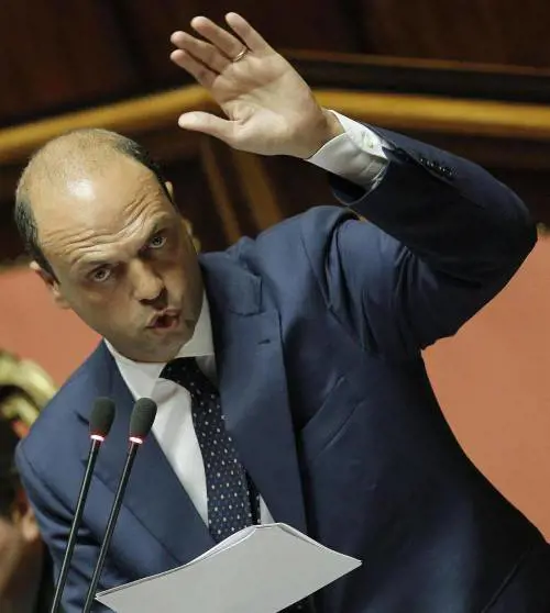 Pdl compatto con Alfano per salvare le larghe intese