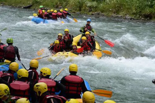 I giocatori della Roma si danno al rafting