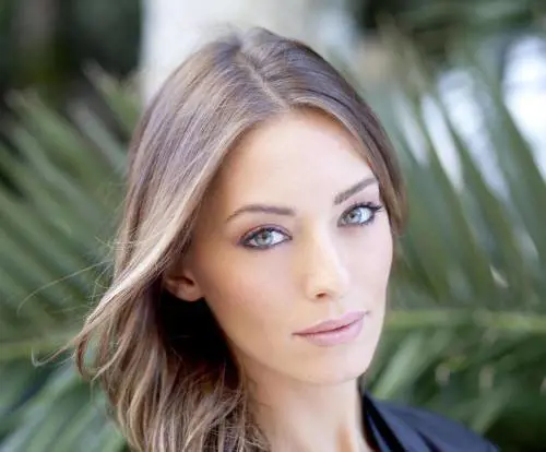 Cade dal gommone ferita la modella Alessia Tedeschi