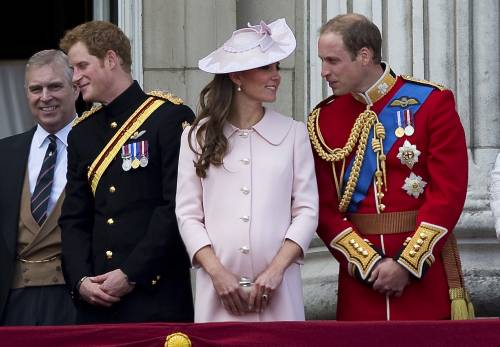 È iniziato il travaglio di Kate: Londra aspetta il royal baby