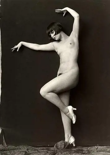 LETTERATURA EROTICA Voyerismo e ipocrisia borghese nelle memorie di "una brava ragazza"