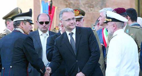 Il ministro della Difesa: «Senza la riforma rischiamo il default»