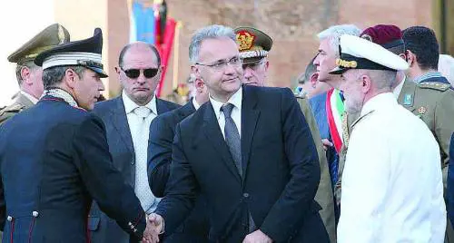 Il ministro della Difesa: «Senza la riforma rischiamo il default»