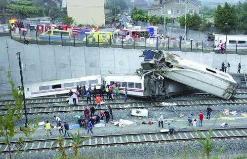 Treno deraglia in Spagna, 35 morti