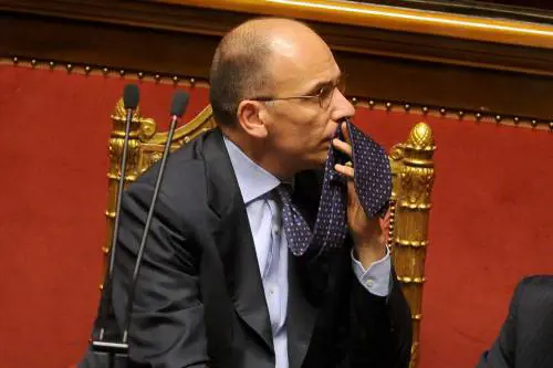 Letta blinda il governo: la crisi è letale