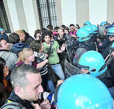 «Sono trasgressivi» Così il tribunale conferma l'arresto