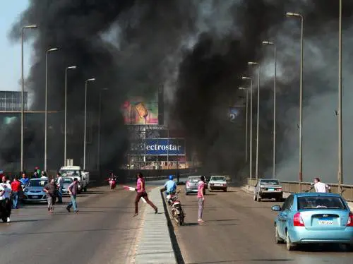 Nuovi scontri, Morsi arrestato E per le strade ancora sangue