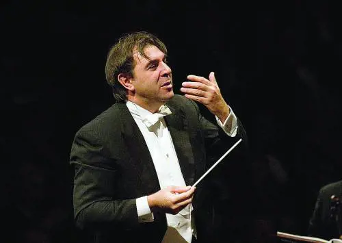 "Io al posto di Barenboim? Prima dirigo la Traviata..."