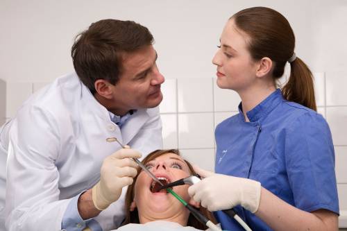 Addio puntura dal dentista: uno spray elimina il dolore