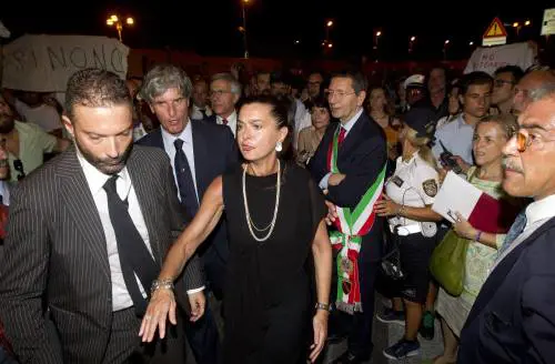 Boldrini è allergica ai fischi: contestata ai Fori imperiali abbandona l'inaugurazione