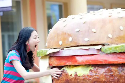 Dimmi di quale Paese sei  e ti dirò quante calorie divori