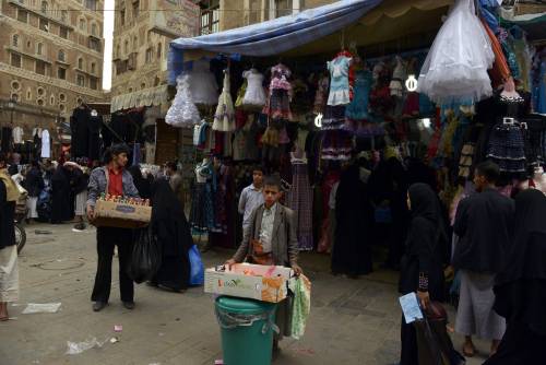 Yemen, preparativi per la fine del Ramadan