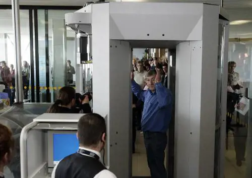 Aeroporti in massima allerta nuovo esplosivo di al Qaida: è liquido, non viene rilevato