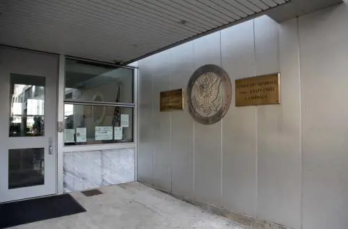 Bomba al consolato Usa