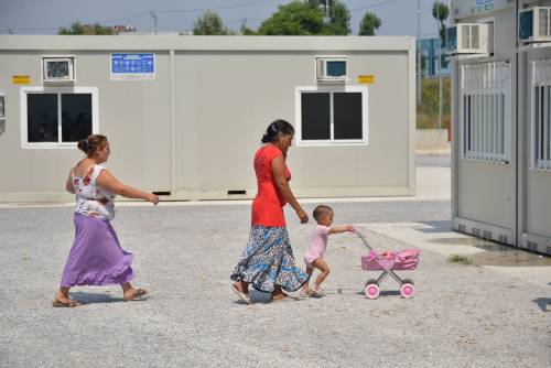 Il sindaco di Vicenza paga ai rom 125mila euro di bollette 