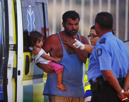 Malta non si piega ai diktat Ue: Letta fa sbarcare a Siracusa i clandestini naufragati in Libia