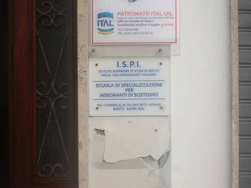 Le tante stranezze e i misteri intorno alla scuola di Sapri