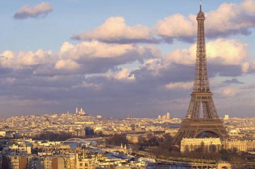 Parigi, allarme bomba: evacuata la Torre Eiffel