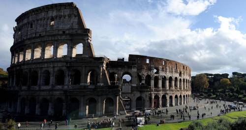 Notte dei musei, chiuso il Colosseo: mancano i custodi volontari