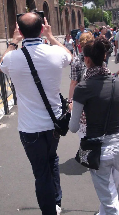 Troppe bande rom Usa e Inghilterra: "Fuggite da Roma"