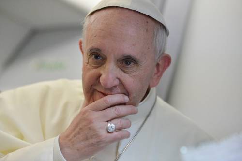Bergoglio ai musulmani: "Siete nostri fratelli, ci sia rispetto reciproco"