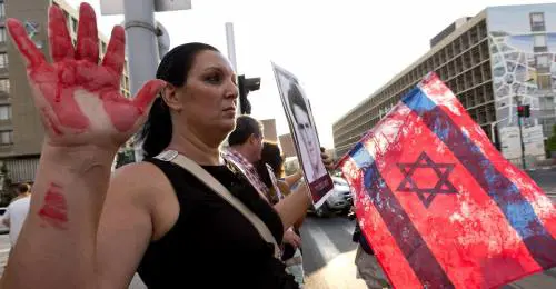 La protesta degli israeliani: "Non liberate i terroristi"
