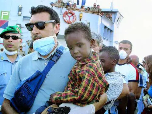 Il mistero dei baby migranti che spariscono dopo lo sbarco
