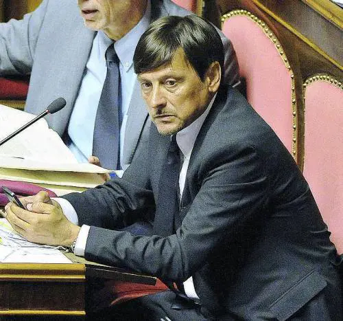 L'armata degli anti Cav ha una nuova bandiera: tutti per l'incandidabilità