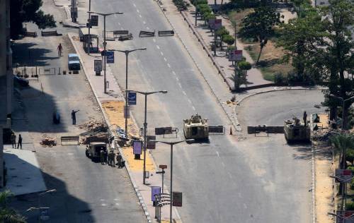 Egitto, Tahrir guardata a vista dall'esercito