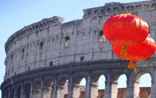 La crisi economica in Italia? Non la sentono solo i cinesi