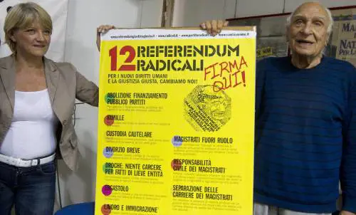 Stop ai giudici col doppio stipendio