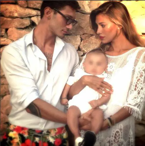Quadretto familiare per Belen