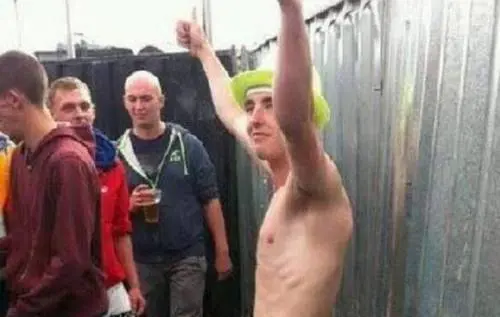 Sesso al concerto, le foto hard in Rete
