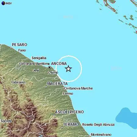 Marche, forte scossa di terremoto. Paura ma nessun danno