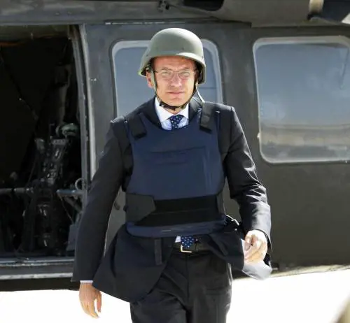 La faccia tosta del premier che rinnega il suo governo