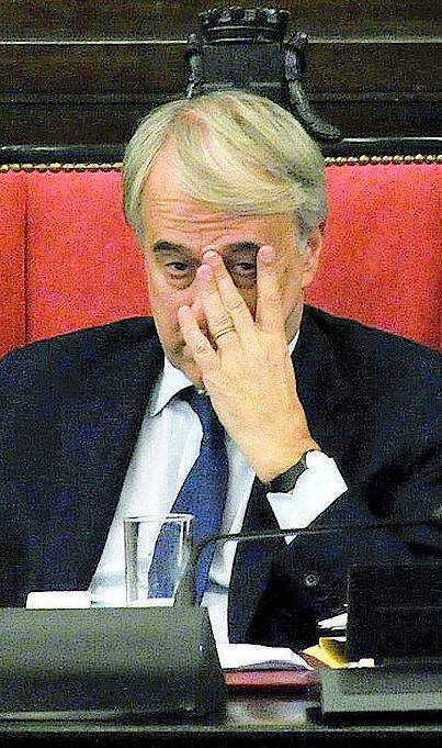 Nel giorno del maxi-rientro via alla stangata sui pendolari