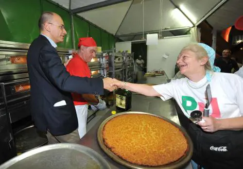 Il presidente del Consiglio Enrico Letta alla festa del Pd