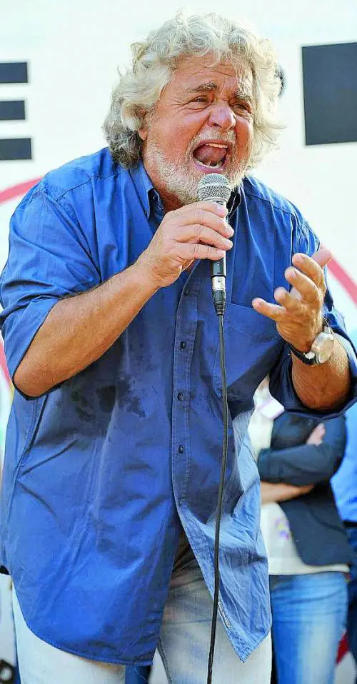 I dissidenti mollano Grillo: in 5 pronti ad aiutare Letta