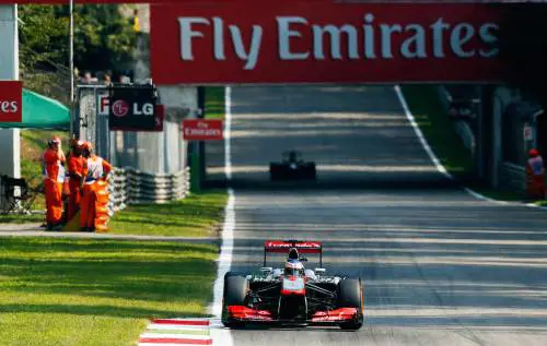 Libere Monza, Vettel usa il teletrasporto e sparisce. Alonso 5° a quasi 1”. Passi per Kimi, ma se la Rossa dovesse puntare su Hulkenberg o di Resta, allora perché no Valsecchi???