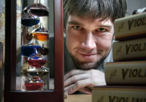 «Comica, tragica, gialla Che storia, la Scienza...»