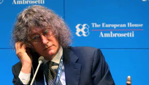 Flop di Casaleggio a Cernobbio. L'alieno di Grillo non convince