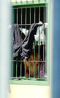 Arrestati 9 clandestini per il rogo in via Corelli