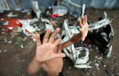 "Impossibile integrare i rom". E la chiesa chiama i vigilantes